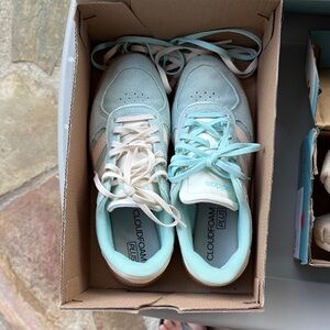 Adidas Mint and Cream Cloudfoam Sneakers- Brand New Never Worn
